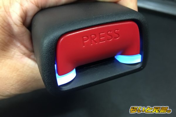 画像2: C-HR専用シートベルトバックルイルミネーション (2)